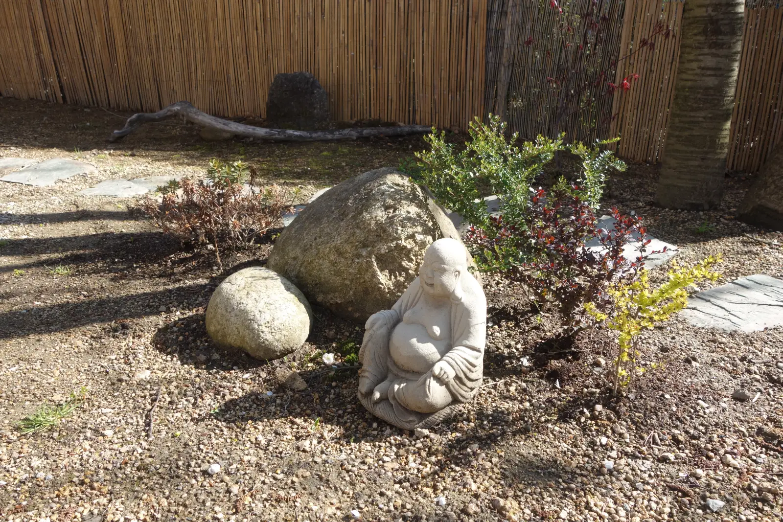 Wellness Japan Onsen Liberec socha Buddhy na zahradě