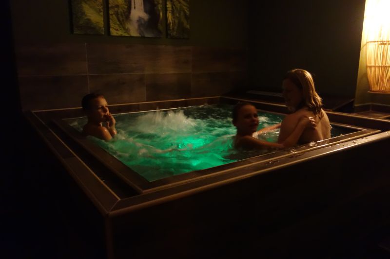 Liberecký wellness Onsen - vířivka